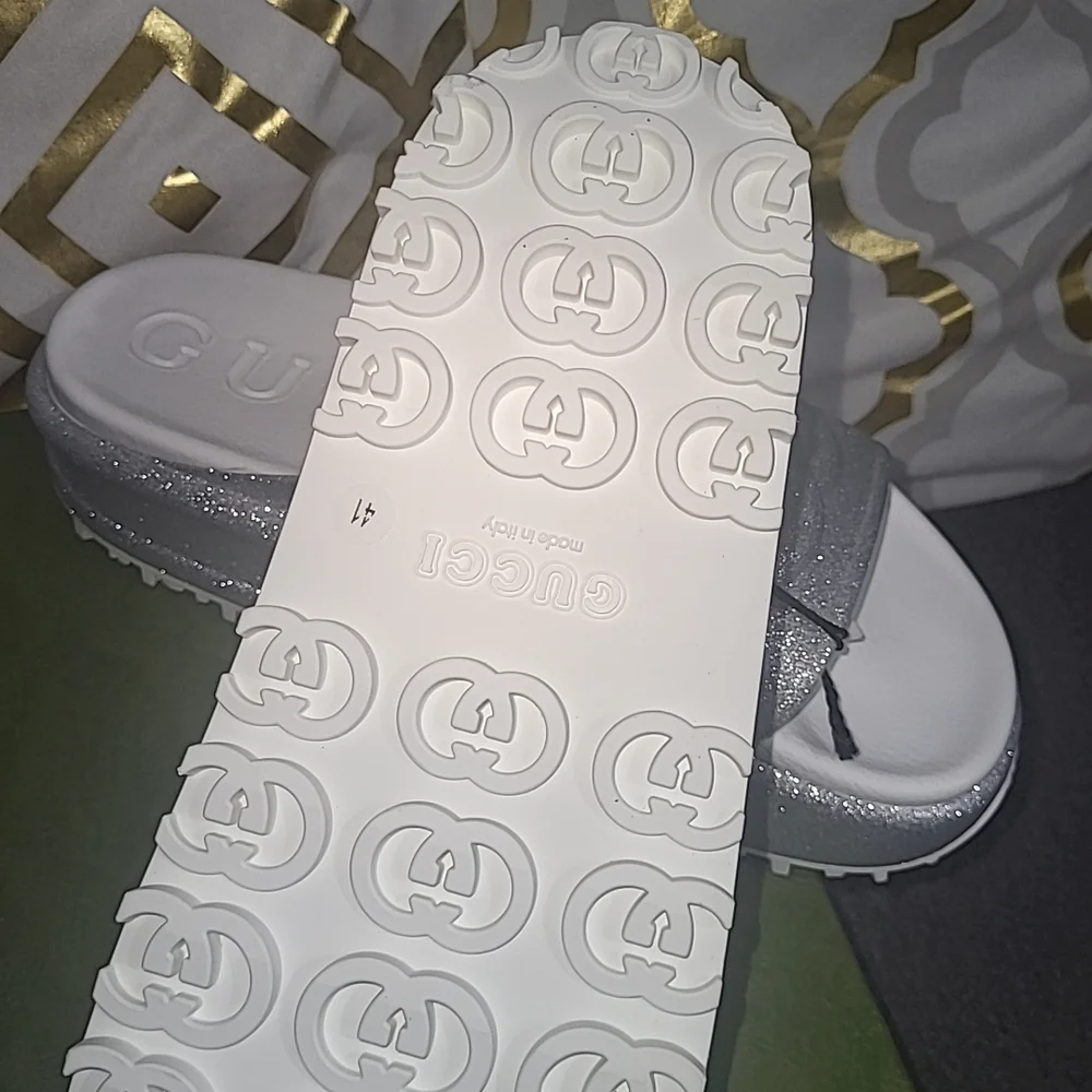 Gucci Silver Slide Sandals - Picture 4 of 4